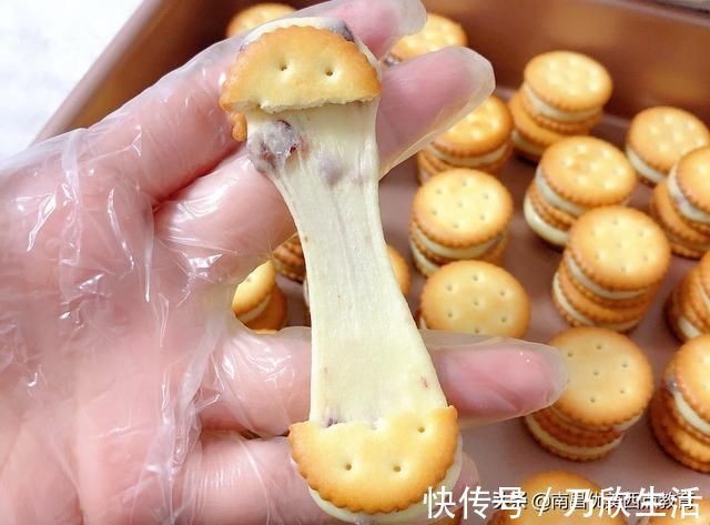 零食|自制零食牛轧饼干，仅仅是多了一层糖心，饼干美味瞬间提升