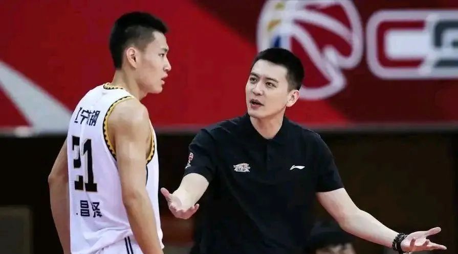 大韓|郭艾倫休戰(zhàn)，張鎮(zhèn)麟30+8，遼籃首節(jié)19-0打花天津，豪取CBA6連勝！