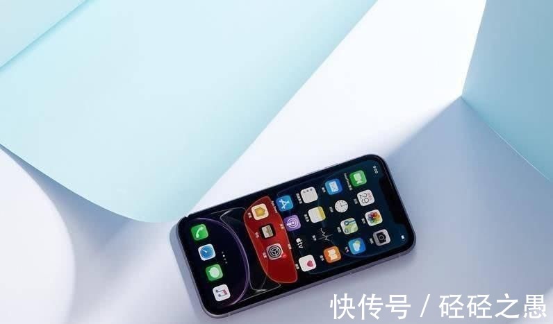 iphone 11|自叹不如华为旗舰机型降价3199元，在价格战面前苹果还是小弟