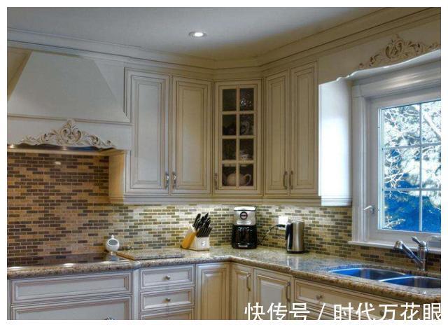 橱柜|橱柜定制的5大误区，别等到装完再后悔，细节占据重要地位