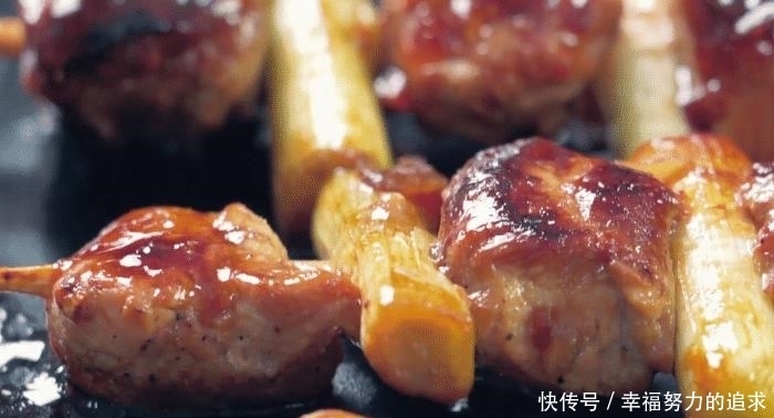 分享|用平底锅分享一款鸡肉串串,肉嫩鲜甜,焦香四溢,孩子特爱吃