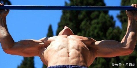 背阔肌|为什么大部分男生都做不了引体向上真没想到!