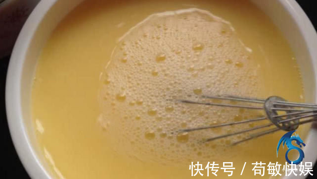 蒸鸡蛋,别直接加水就蒸,学会这技巧,鸡蛋嫩滑无气孔无蜂窝!