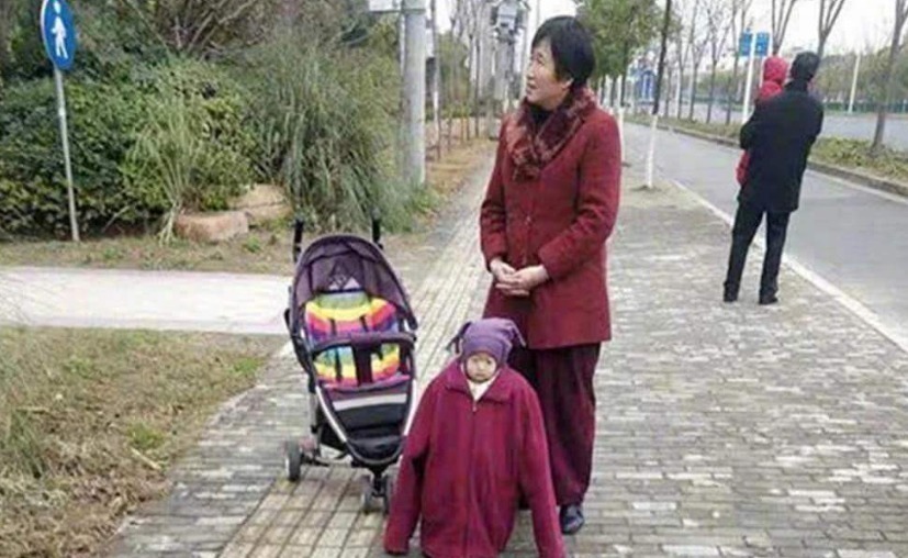 美好时光|三胞胎交给奶奶带了三个月,妈妈直接认不出,画面太真实