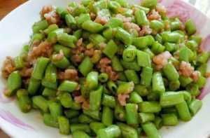 香椿炒鸡蛋,韭菜卷,雪湖玉藕,原汁白蛤,香辣虾的美味做法