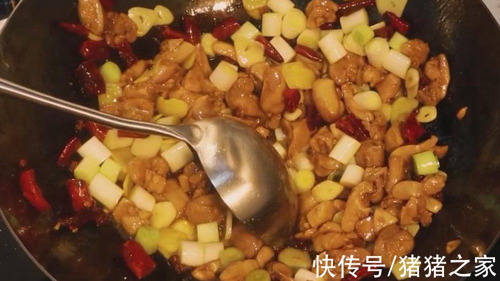 家庭版宫保鸡丁的完美做法，麻辣鲜香酸甜开胃，好吃解馋又下饭