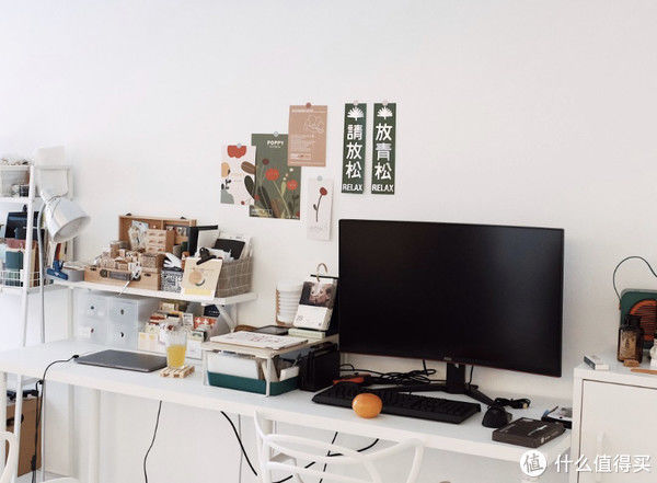 夫妻|这对夫妻太有远见,把次卧和客厅打通,清爽开阔,日子过得简单舒适