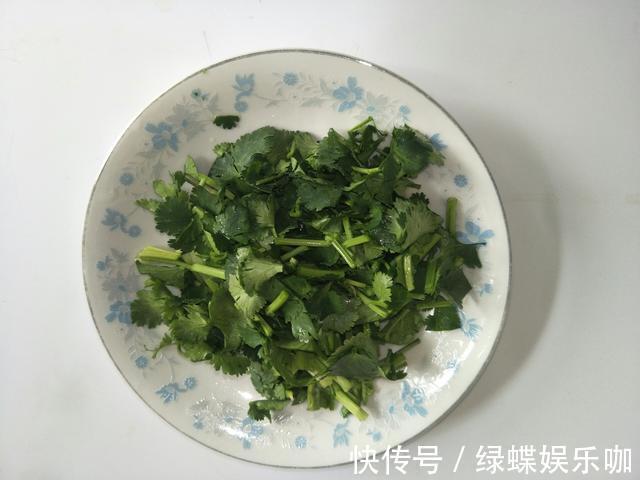 大厨|炒茄子,不管圆茄子还是长茄子,按照大厨的方法,茄子香软不发黑