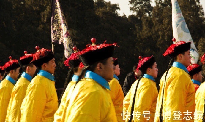 免死牌#历史剧中的三大神器,黄马褂、免死牌,最后一样一人用过之后惨死