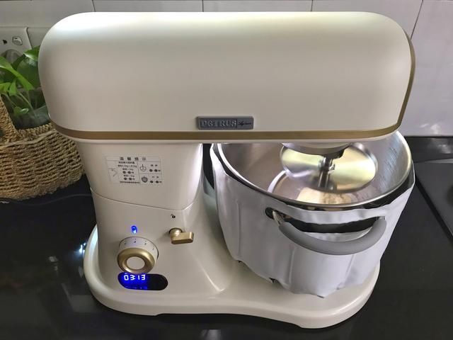 新手|入门级面包配方，新手照着做就行，松软香甜，放三天也不硬