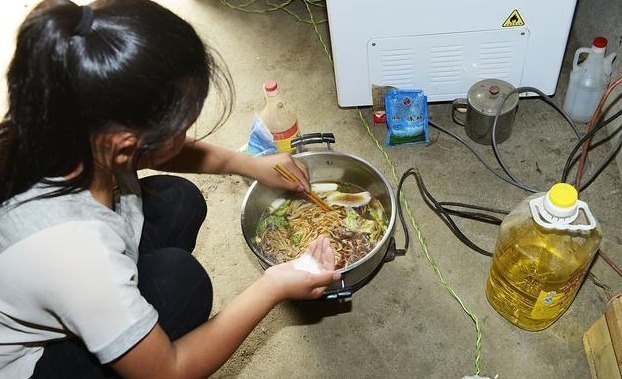 父母|被穷养的那些女孩,性格如何看看这两个例子