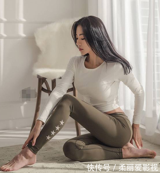 穿搭 美女穿搭:小姐姐爱穿可爱唯美的紧身打底裤,绽放年轻的光彩!