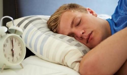 睡前泡脚，很多人都做错了，3个泡脚误区，经常做等于是在养病