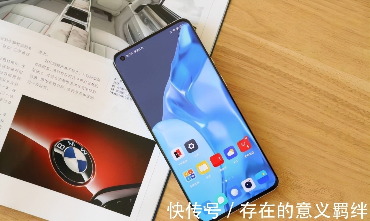 p50pro|“不差钱”的人该买什么手机？内行人建议这四款，配置一步到位