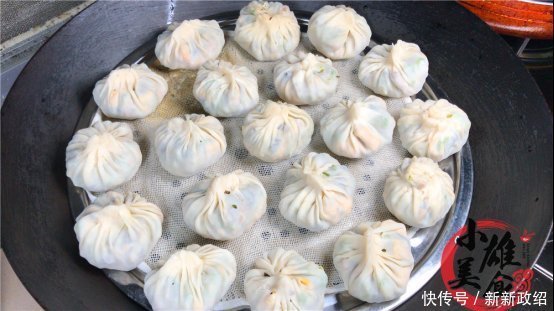 夏天要多吃苦瓜,大厨教你新吃法,不炒不凉拌,一次一大盘都不够