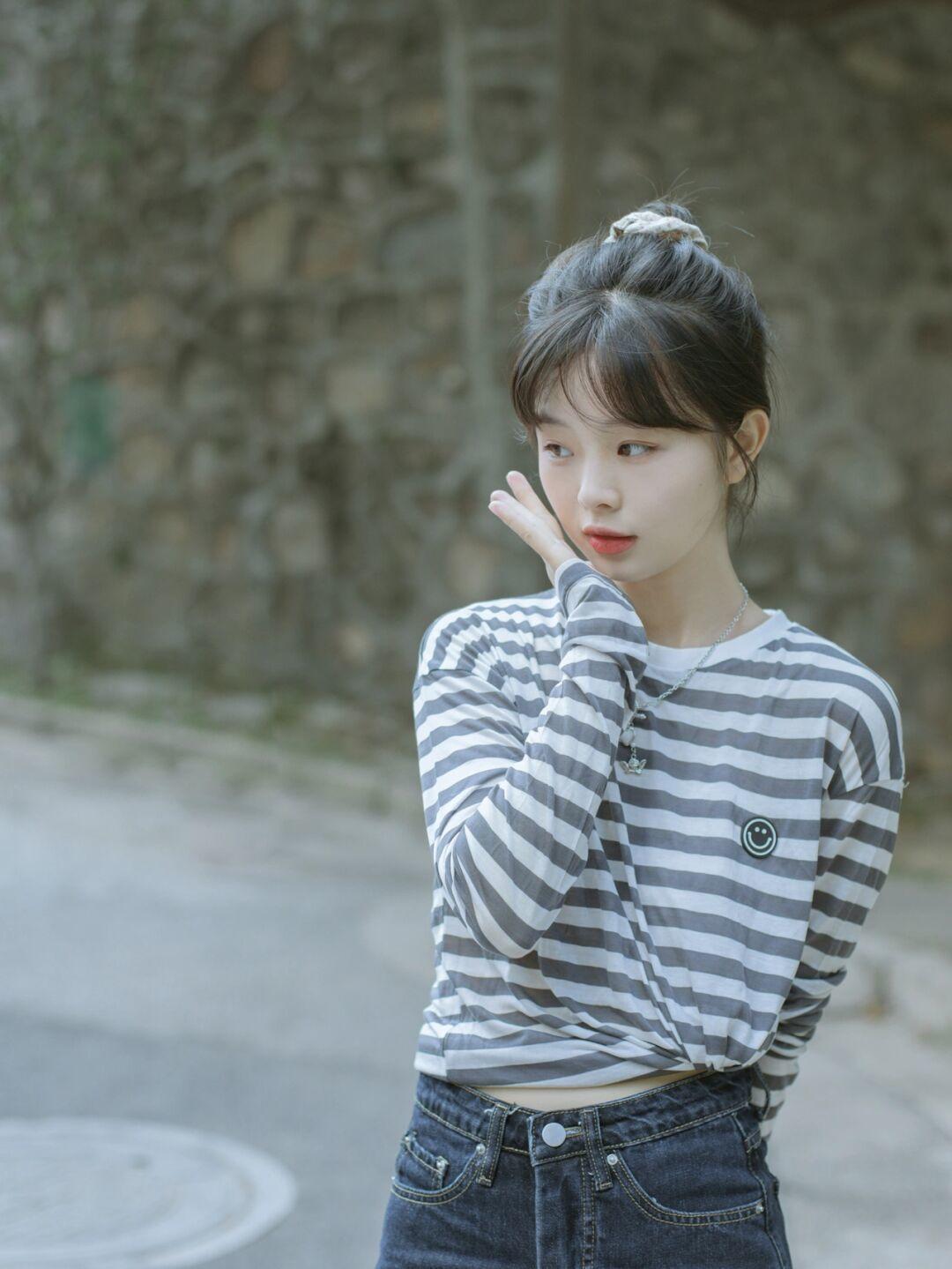 秋天|谁说早秋不适合穿短裙的,这样穿照样好看!