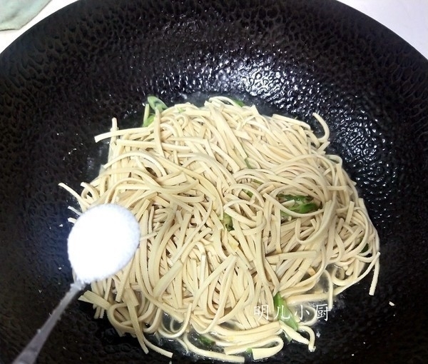 头发|它是“天然叶酸”,女人一周吃2次,皮肤好头发顺,年轻好几岁!