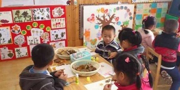 妈妈|爸爸姓钱,给孩子起的名字,妈妈在幼儿园喊了几声后,脸通红了