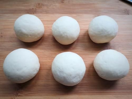 馒头不用蒸，不放一滴水，松软香甜，比面包好吃，老人孩子都喜欢