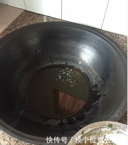 农村美食,这样的炸鱼方式,还是头一次见!