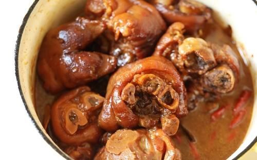 年夜饭|它是我家年夜饭的压轴菜，年年都要做，满是胶原蛋白，香辣不腻口