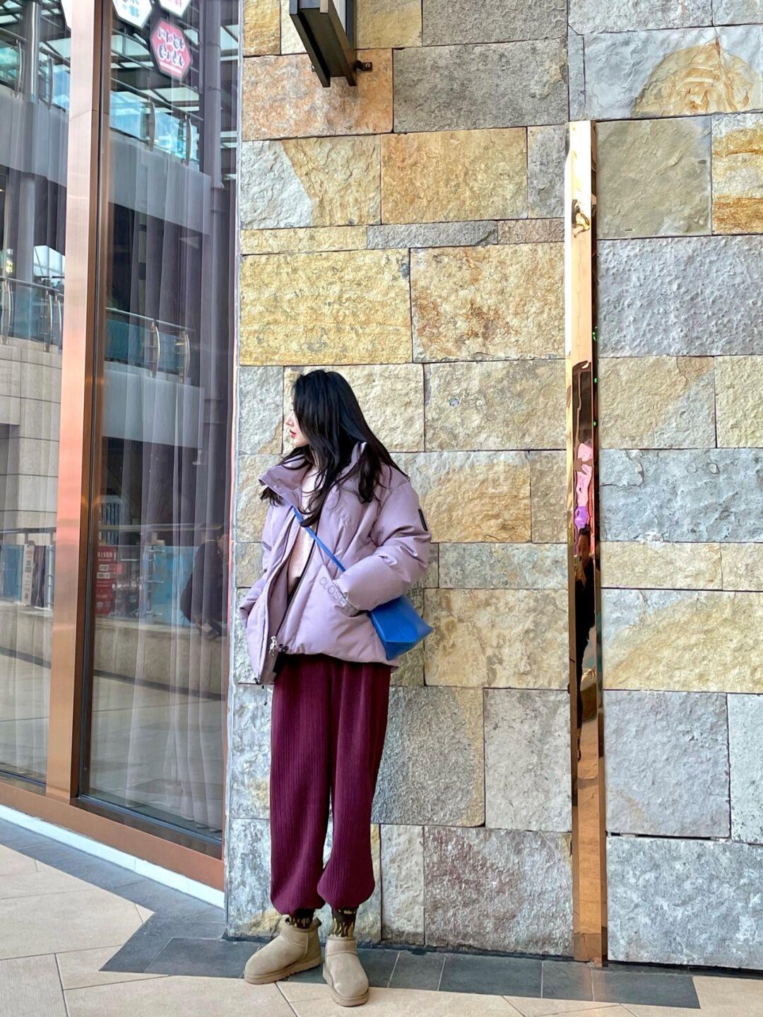 减龄 冬天穿灰色连衣裙更减龄,搭配长款外套保暖又舒适!