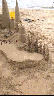 |搞笑GIF趣图:大姐这嘴唇,真的说不出的性感呢