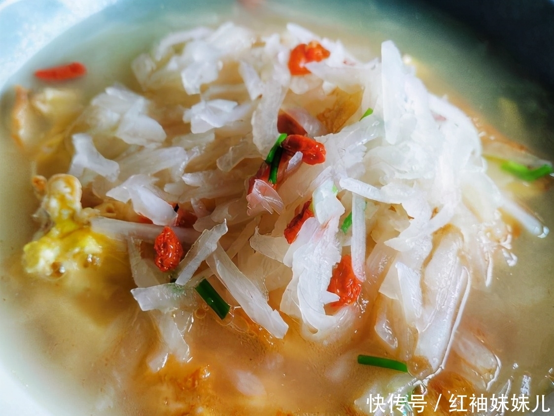煎蛋|杨幂同款煎蛋萝卜汤,汤白味美,减脂掉秤,巨好喝,非常的营养
