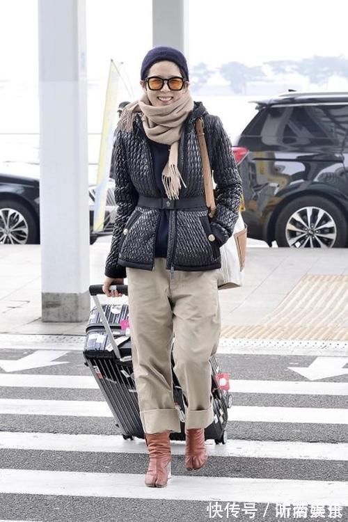 裤装 最近流行一种穿法,叫“短靴+长裤”,显高显腿长,很适合小个子