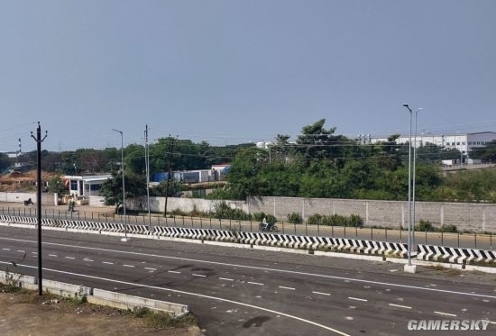 印度|印度富士康工人条件有多恶劣:900元一月,30人挤一间宿舍