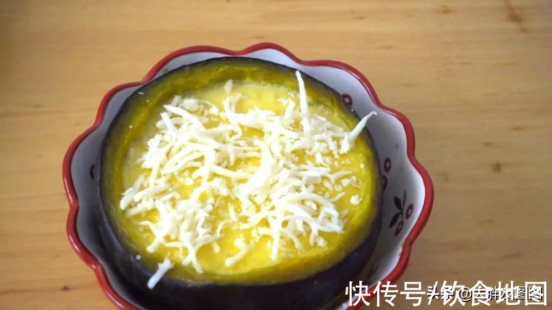 秋季适合吃南瓜,这个做法连碗都啃干净,美味健康的南瓜挞