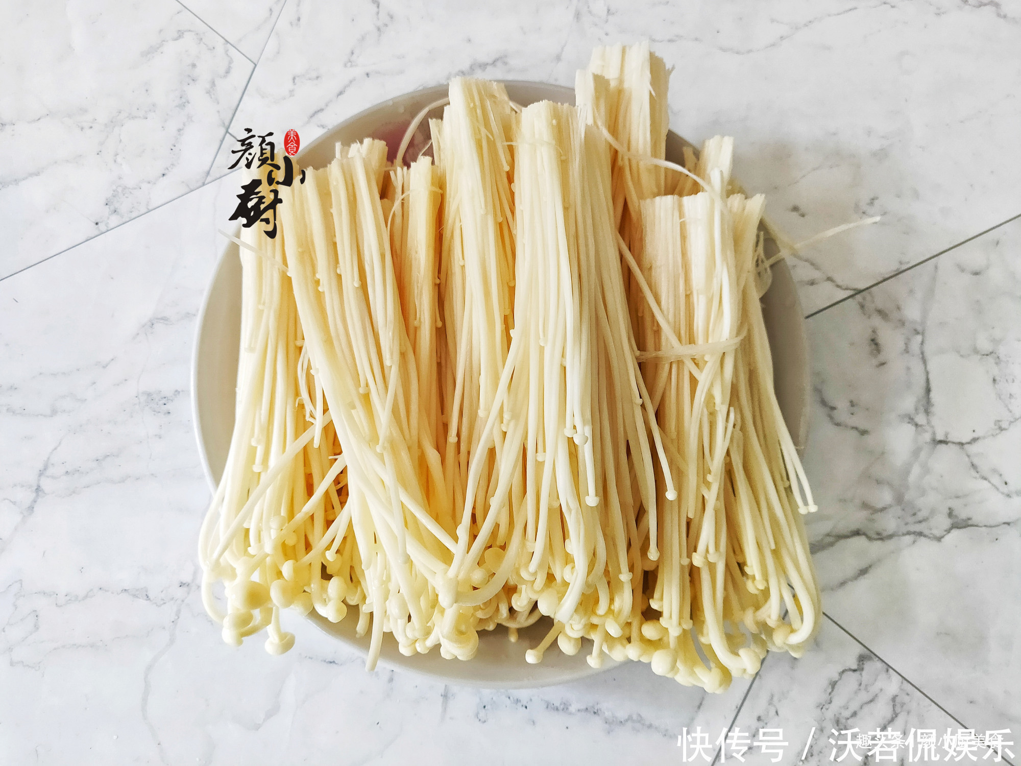 金针菇豆皮卷|豆皮别再拌着吃，换种新做法营养又解馋，大人小孩都爱吃，太香了