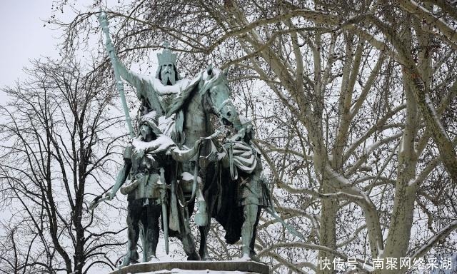 扔下|城池被围三年弹尽粮绝,守将朝城外扔下几头猪,敌军吓得连夜撤退