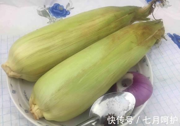 朋友们|刚知道,煮玉米不能只放清水!再加这2味,玉米软糯清甜,超好吃