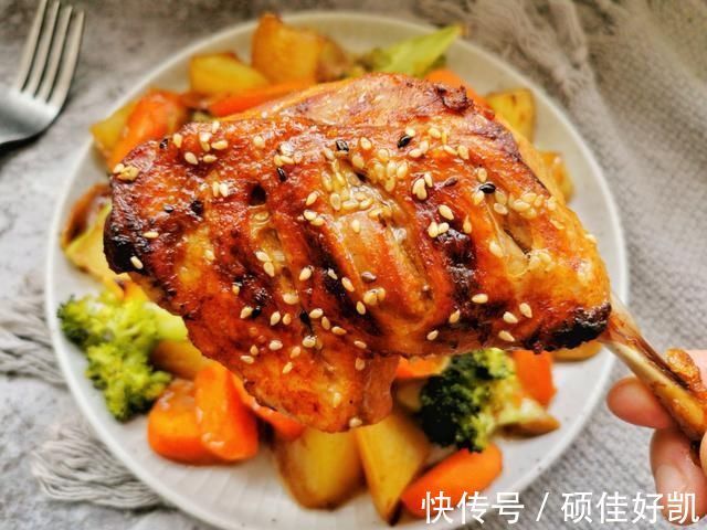 胡萝卜|家有烤箱别闲置,荤素烤一盘,一家三口吃到撑,想学不会都难