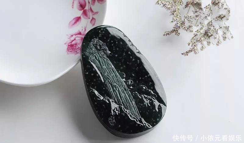 特色|朋友花5000买的原石,切出密密麻麻的棉,是涨是垮难以定夺!