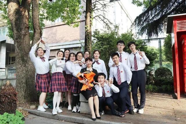 创意|恰同学少年！沪16区幼儿园、中小学创意毕业照来了