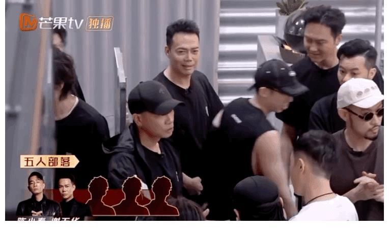 古惑仔|披荆斩棘的哥哥：陈小春招队友秒变山鸡哥，张智霖如同正派卧底