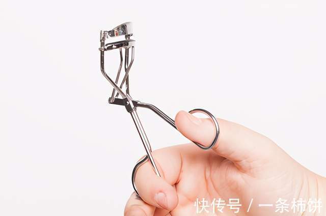 刷子|化妆工具的清洗方法一分钟轻松掌握,你知道怎么正确清洗刷子吗?