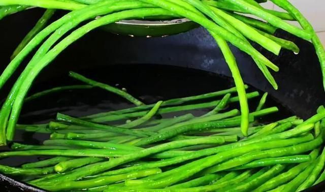 窝窝头|夏天，多吃此菜，维C是苹果7倍，2元一斤，上锅一蒸清淡又营养