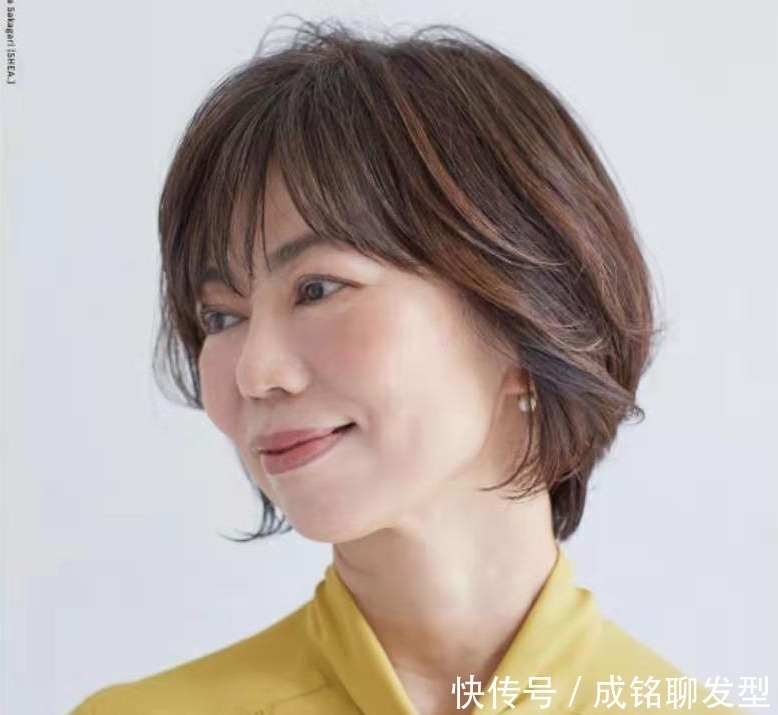 60后女性别再留“显嫩”发型了，很时尚但毫无违和感，不符合气质