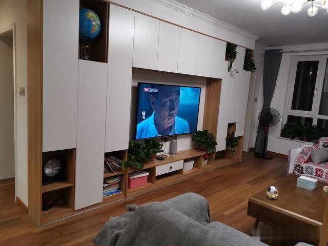 柜子|一家三口终于幸福入住,电视墙非常实用,再多东西都能装,晒晒