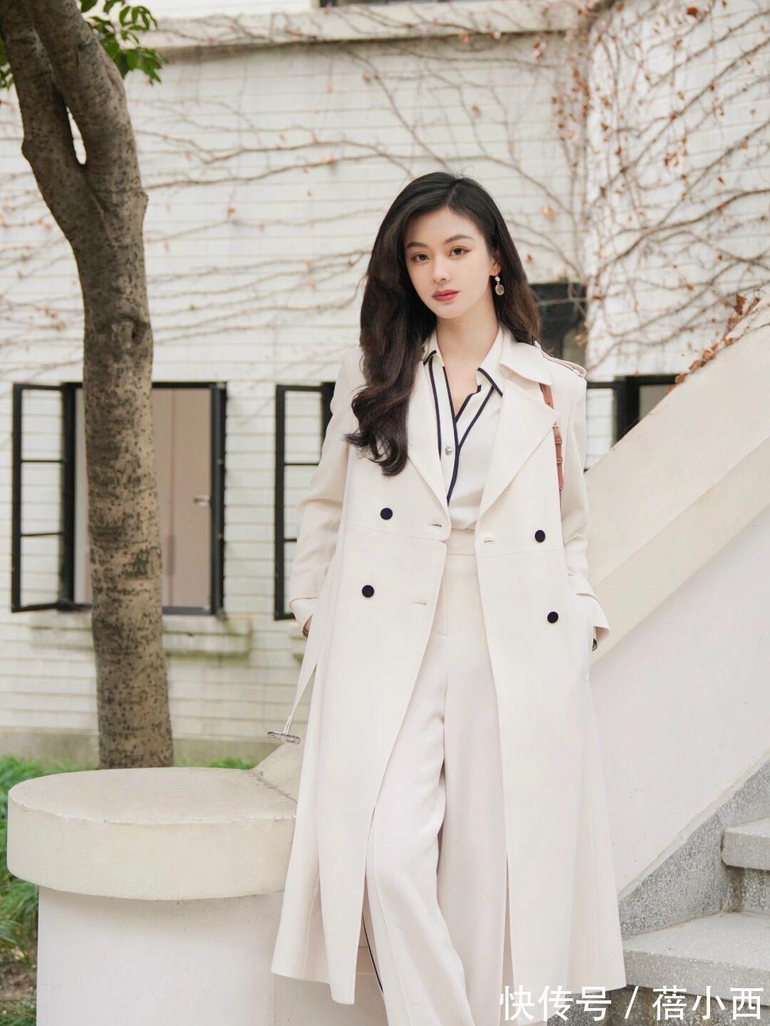 风衣 这个冬季终究还是被“风衣”惊艳了,优雅又时髦,怎么搭都好看