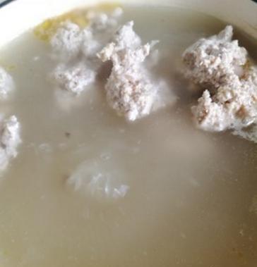 不是放根大骨就是高汤！老师傅教你正确做法，高汤醇香浓郁，真鲜