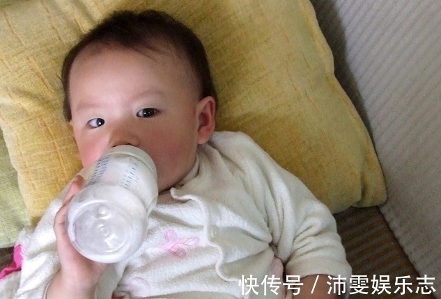 积食|积食原因不只是吃多,儿科医生2种早餐再喂,会“拖垮”脾胃