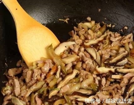 肉丝|榨菜脆爽,肉丝滑嫩,真不愧是经典家常的下饭菜