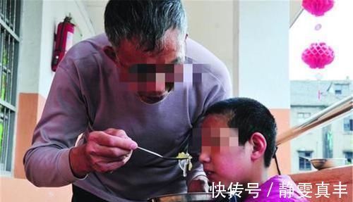 低保户|北大医学博士沦为低保户,在家“啃姐”18年,谁毁了他的人生