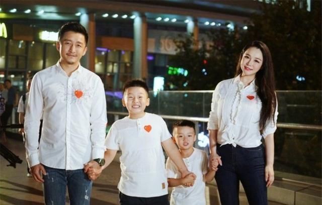 父母们|护士报喜“生了俩男孩”,宝爸听后撒腿就跑,网友:是我也得跑