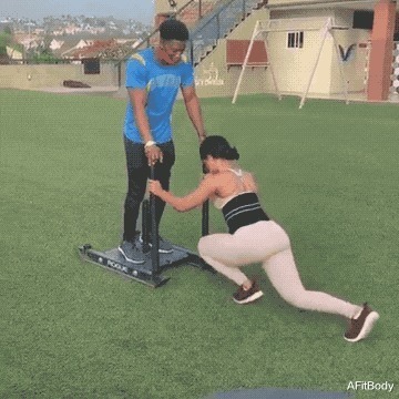 健身房|了解肱三头肌的训练原理,随时随地都可以训练,手臂岂有不粗