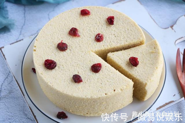 小米里加3个鸡蛋,不用烤不用煎,健脾养胃,我家隔三差五做一锅